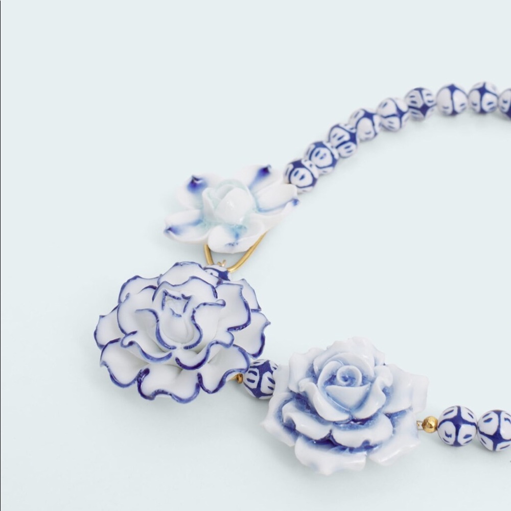 Ceramic flower necklace - Picture 2 of 2